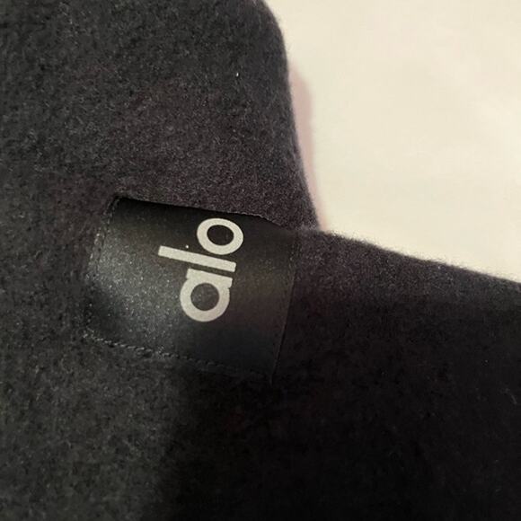 NWT Alo Yoga size S Triumph Restore black hoodie - Picture 8 of 12